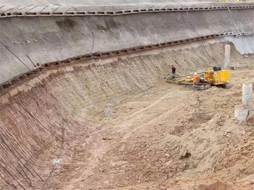 康定基坑边坡加固